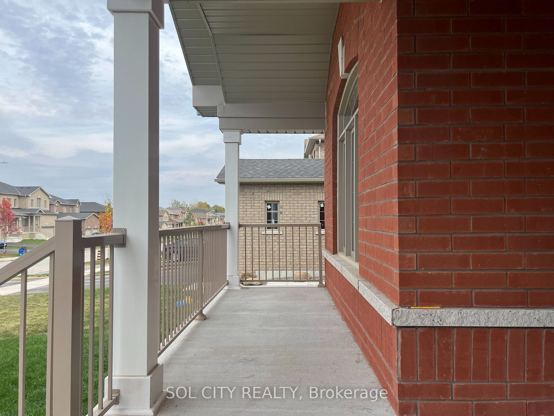 18 Carew Blvd