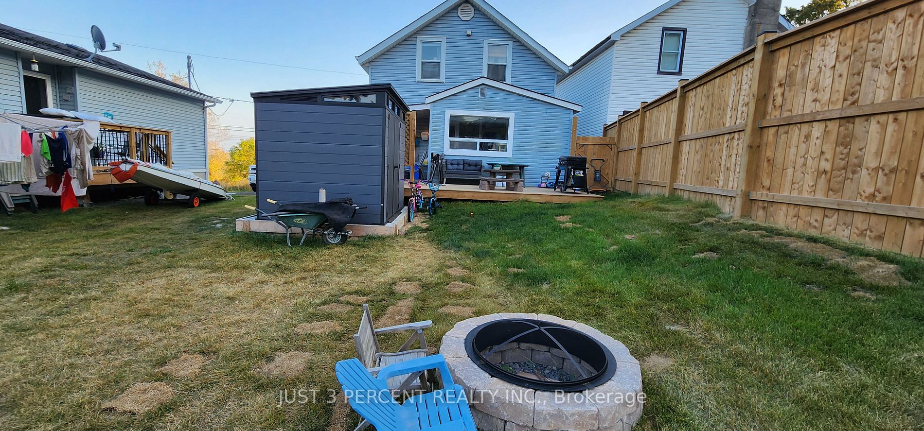 28 Alexander St
