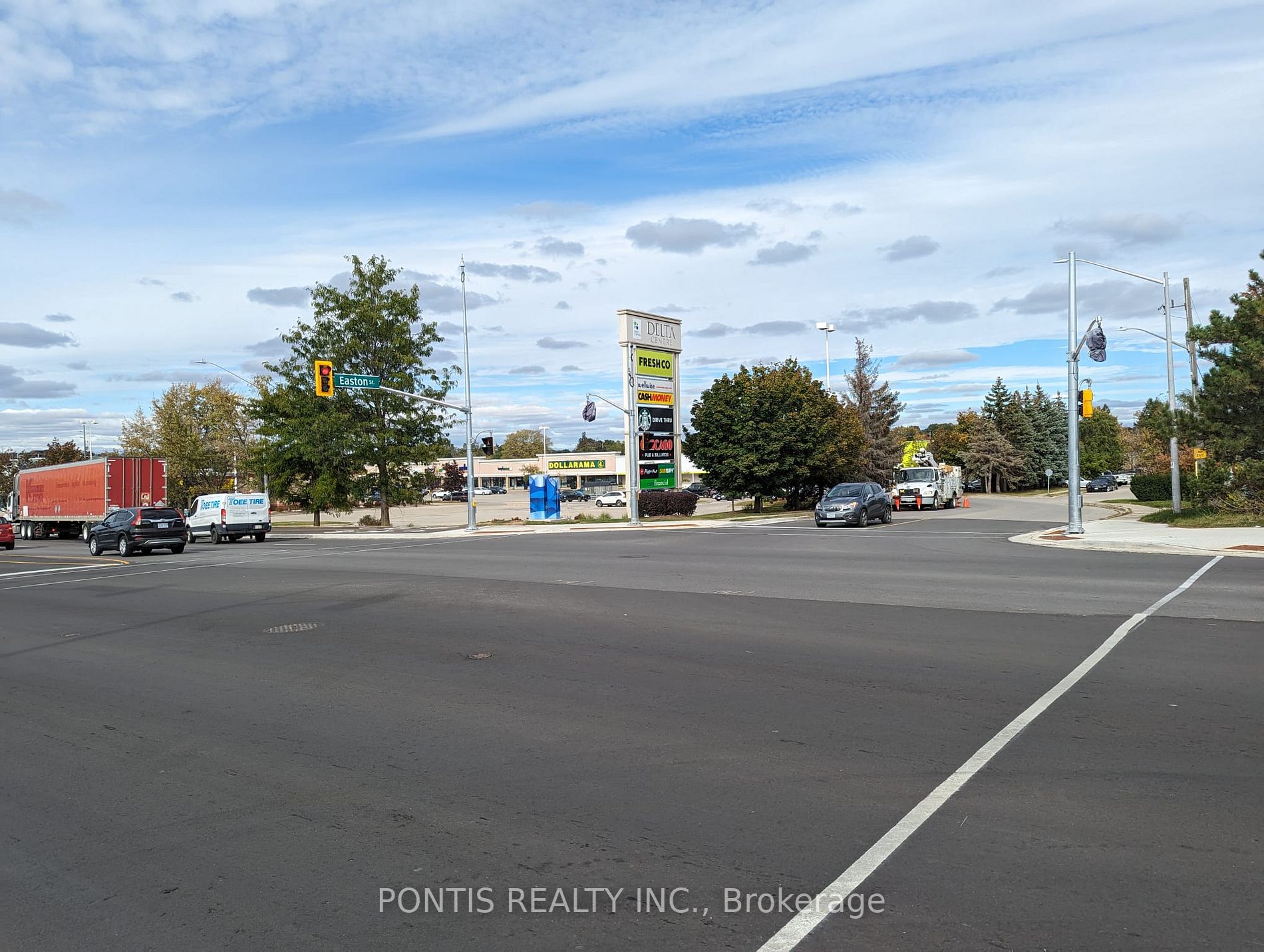504 Dundas St N