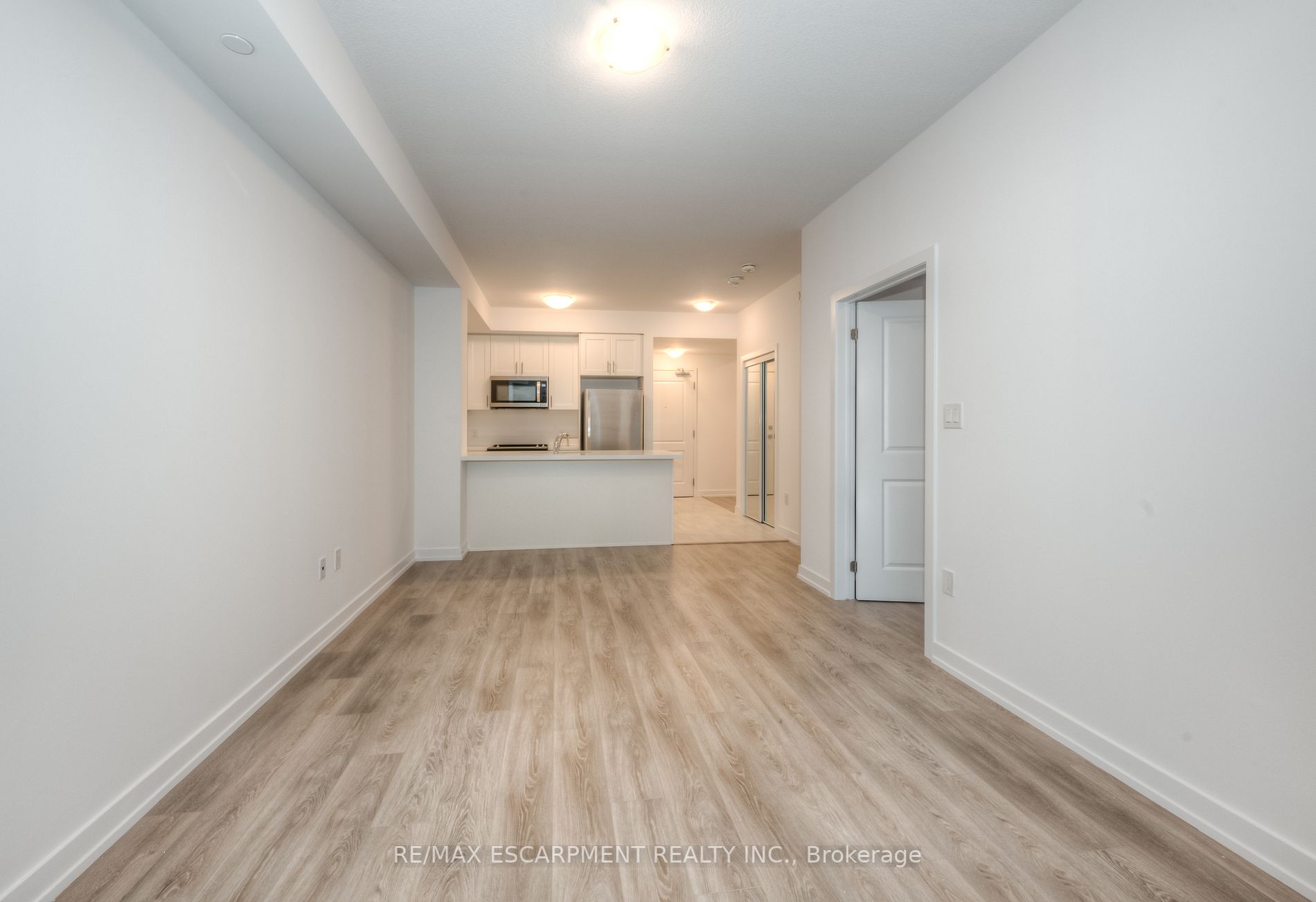 450 Dundas St E, #519