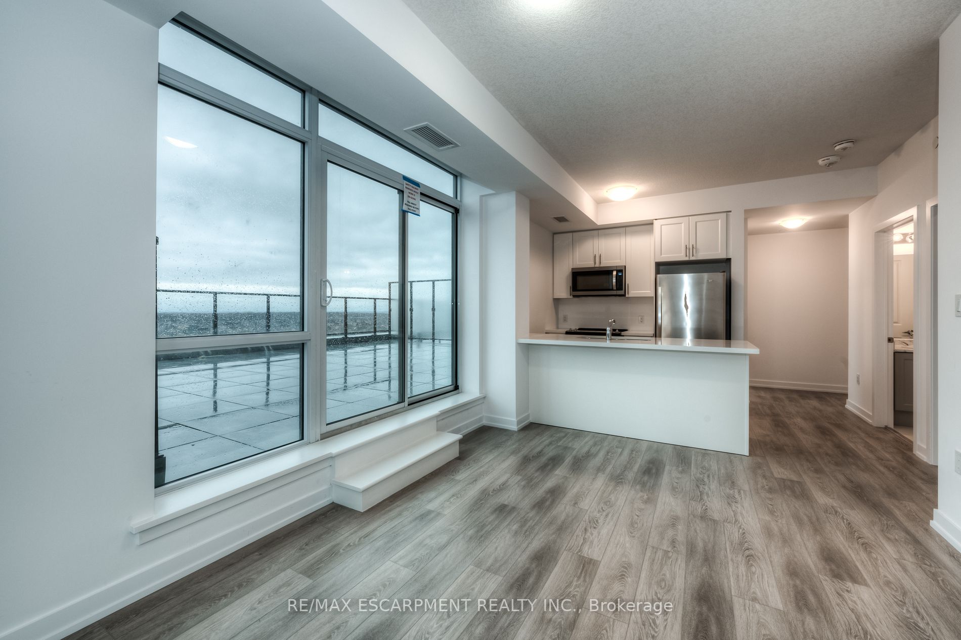 450 Dundas St E, #519