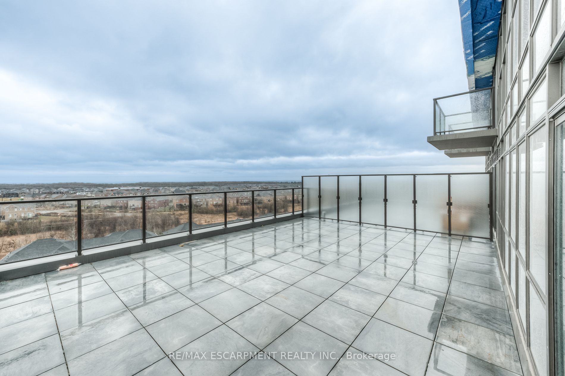 450 Dundas St E, #519