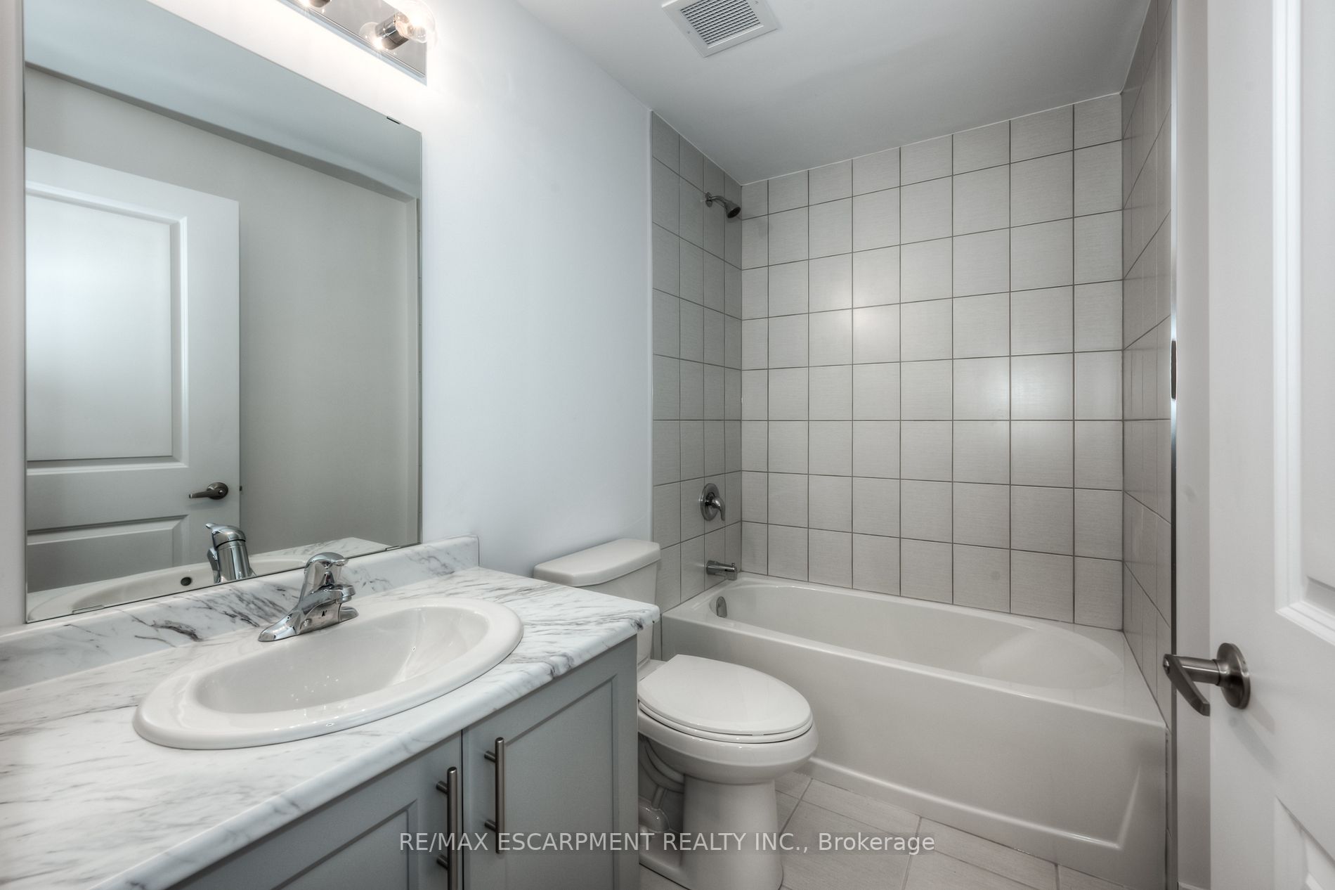 450 Dundas St E, #519