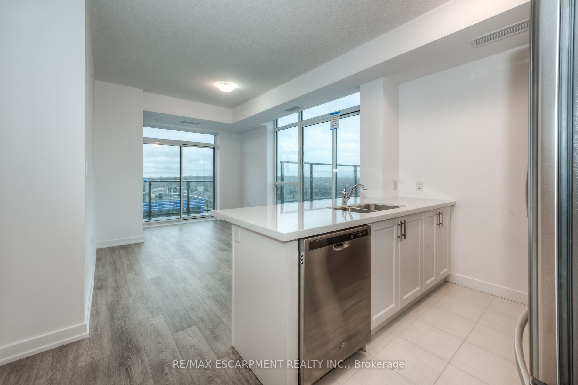 450 Dundas St E, #519