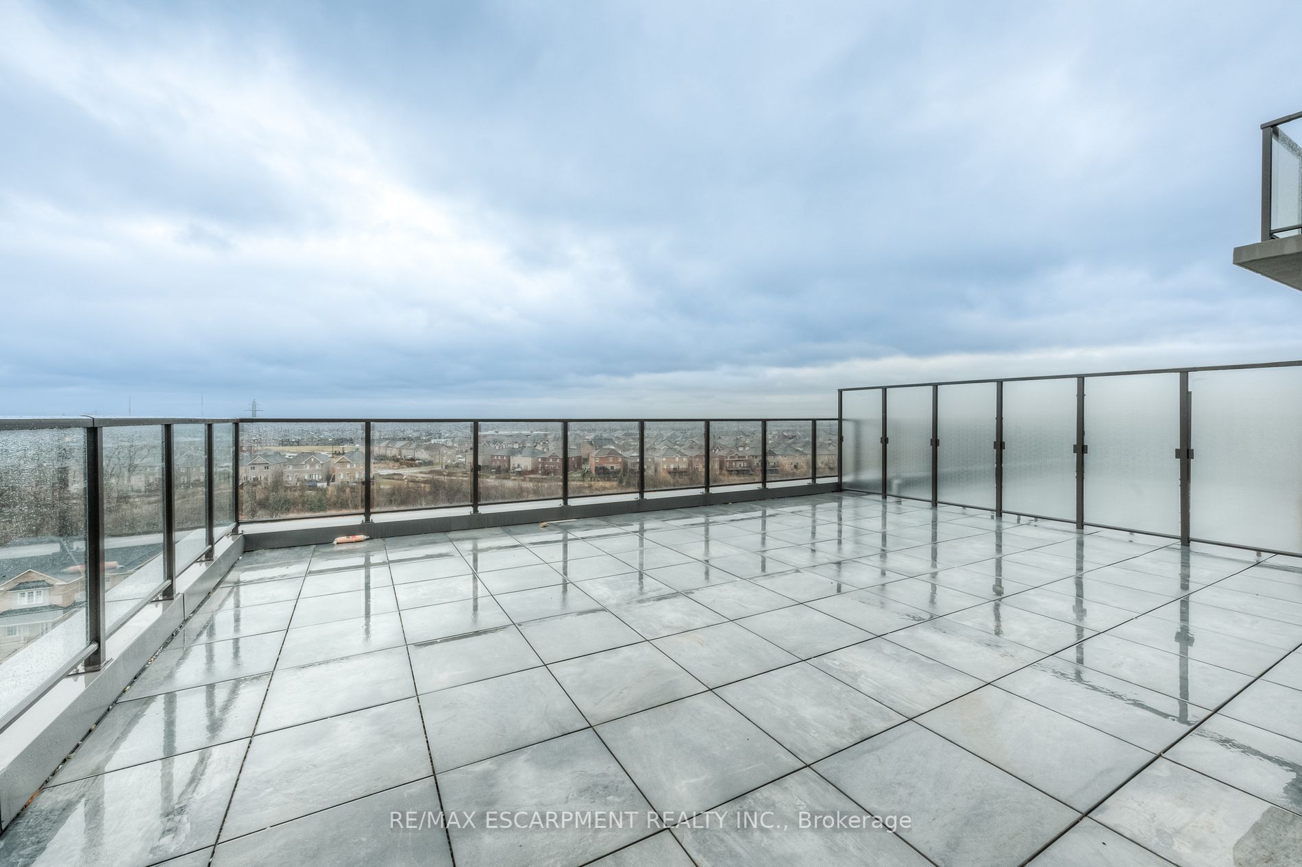450 Dundas St E, #519