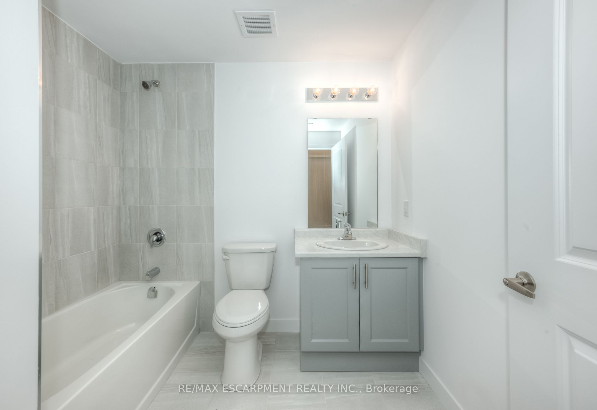 450 Dundas St E, #519