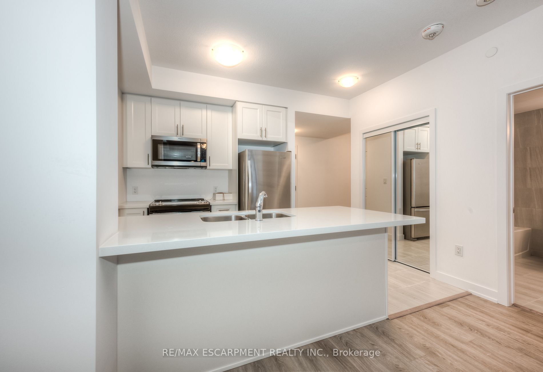 450 Dundas St E, #519
