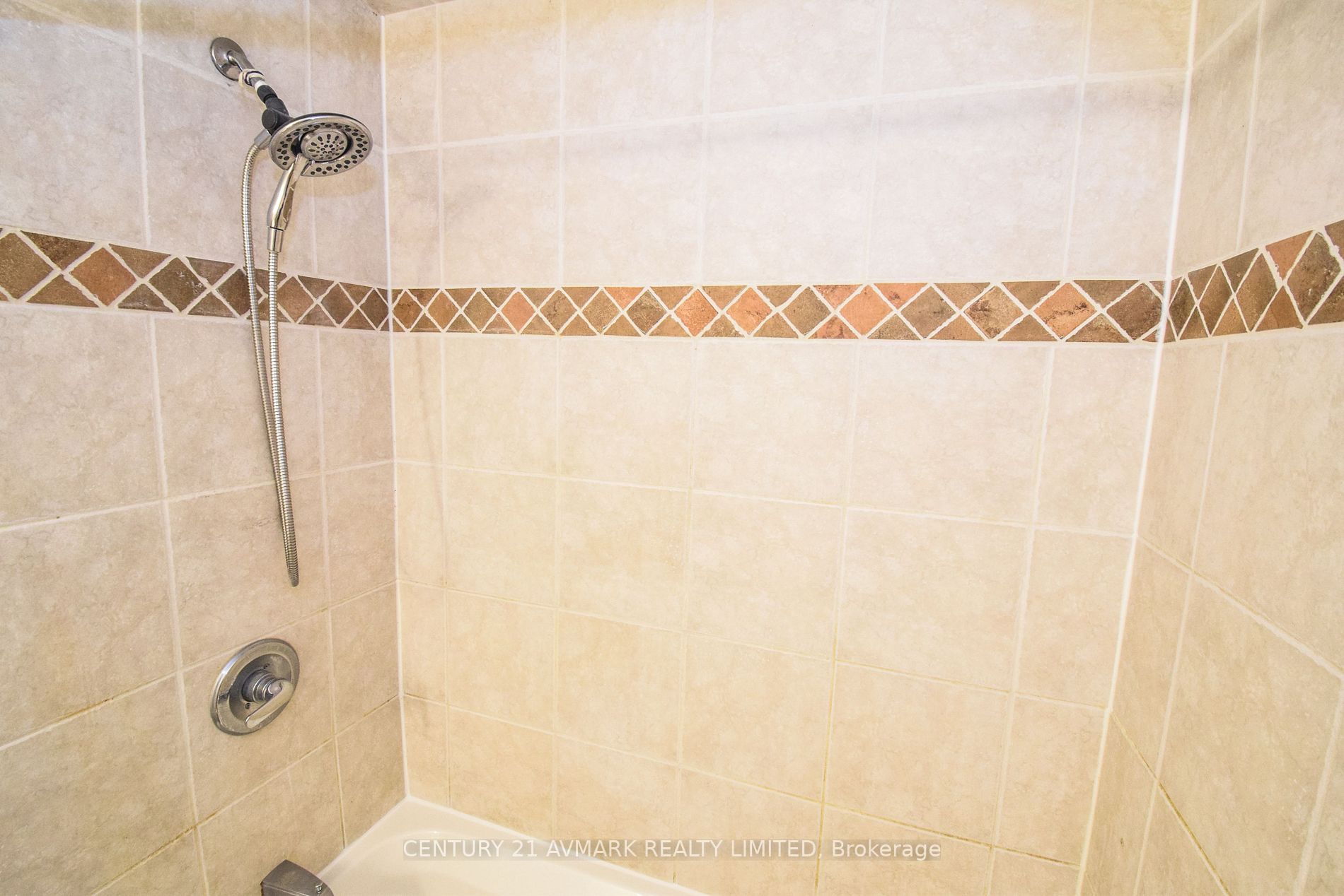 77 Linwell Rd, #95