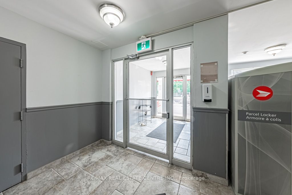 793 Colborne St, #204