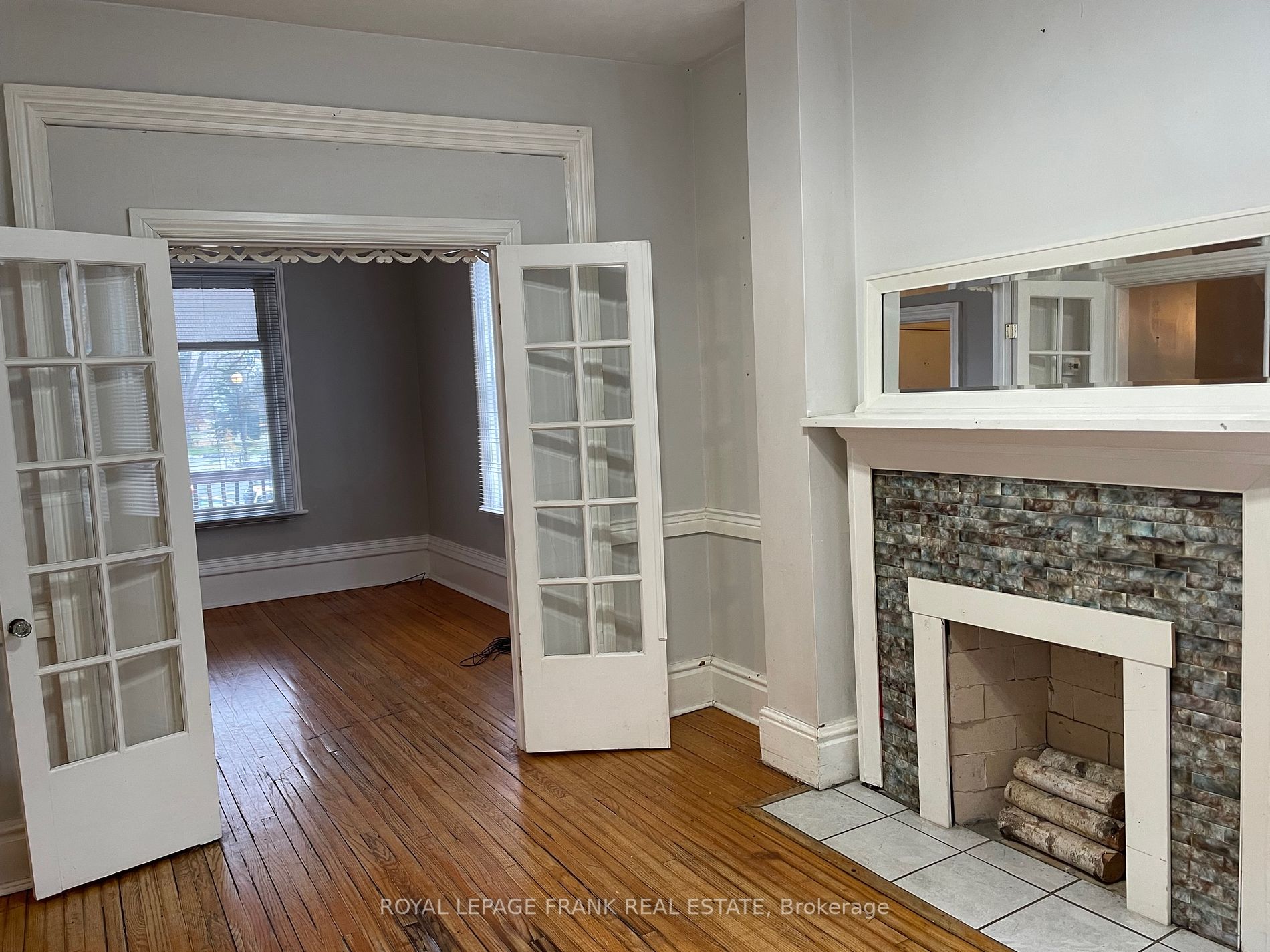 5 Sussex St N, #1&2