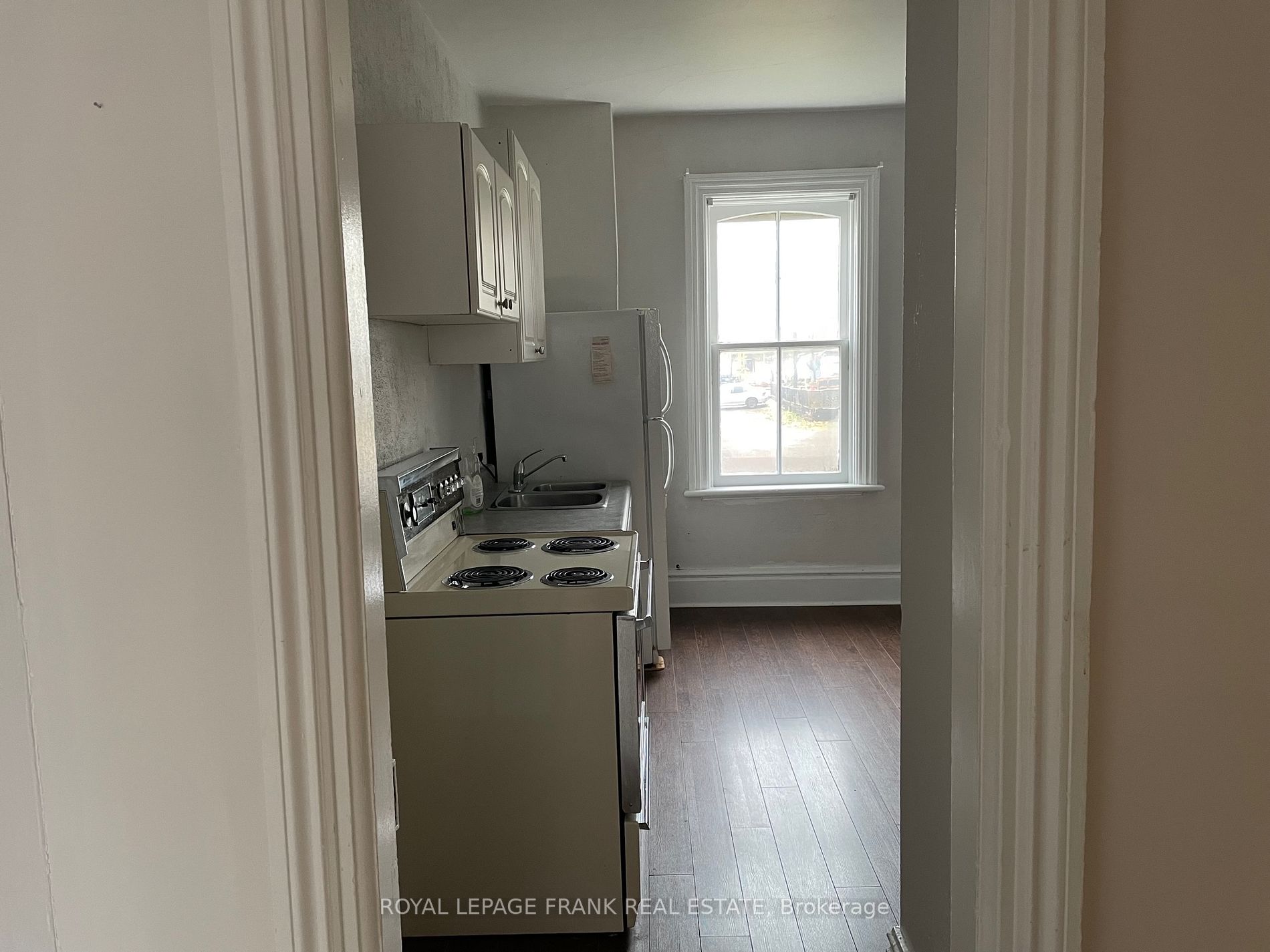 5 Sussex St N, #1&2