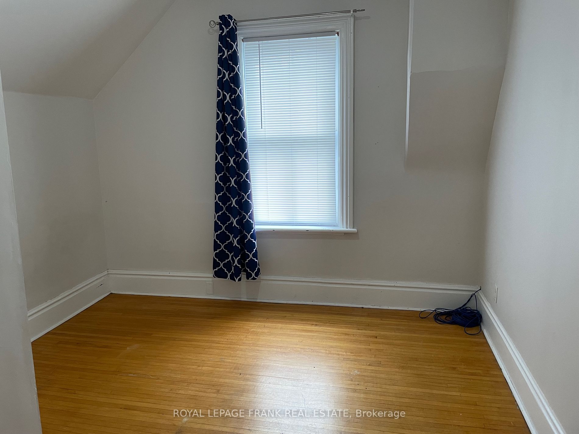 5 Sussex St N, #1&2