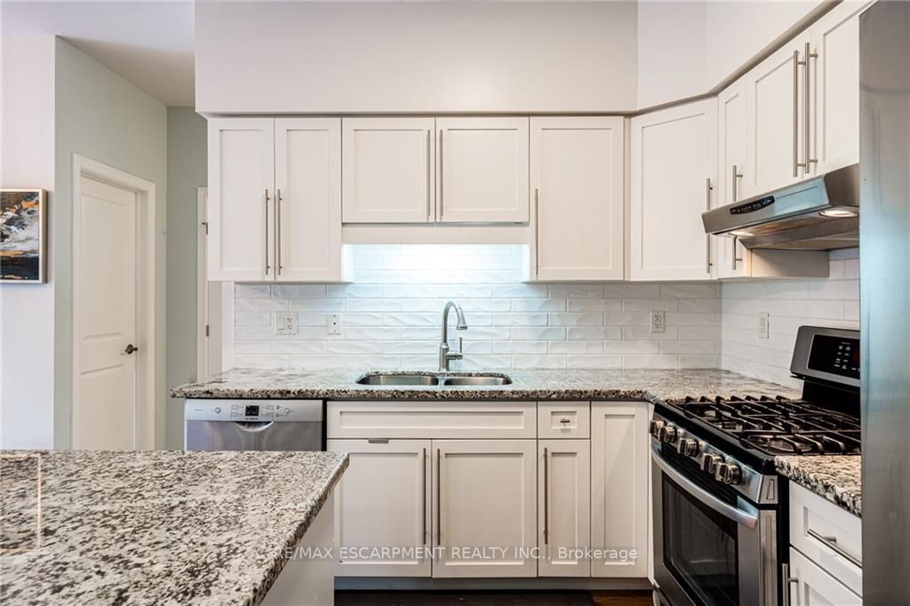 700 Robert Ferrie Dr