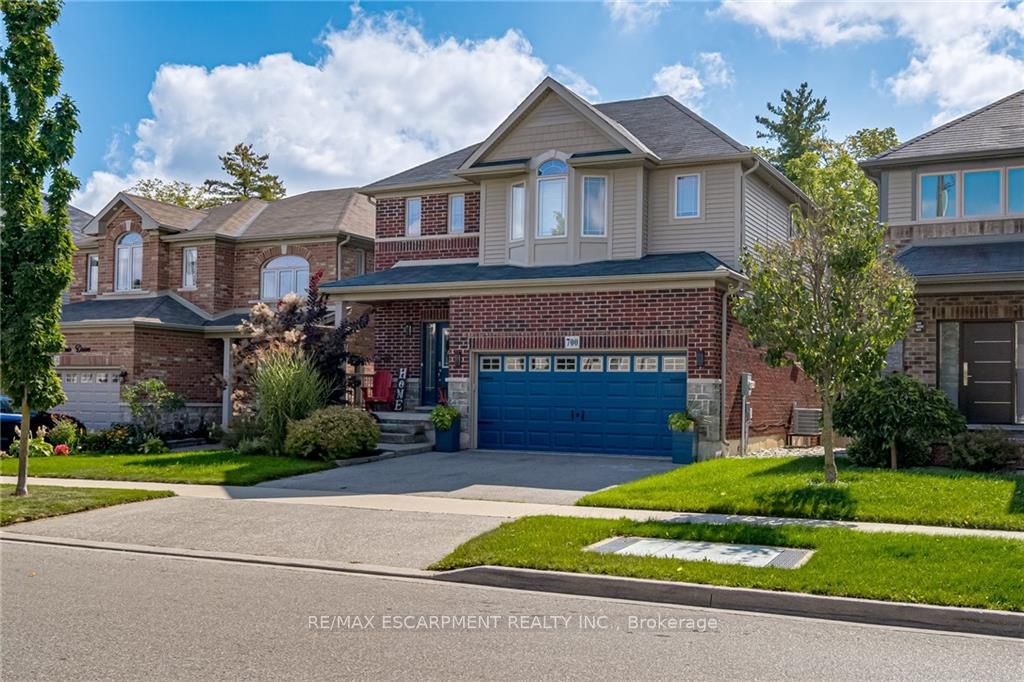700 Robert Ferrie Dr