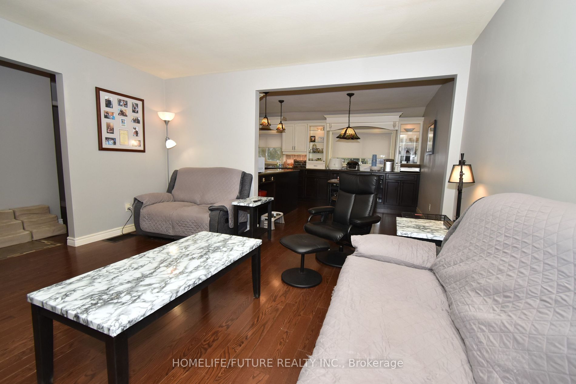 111 Wallis Dr