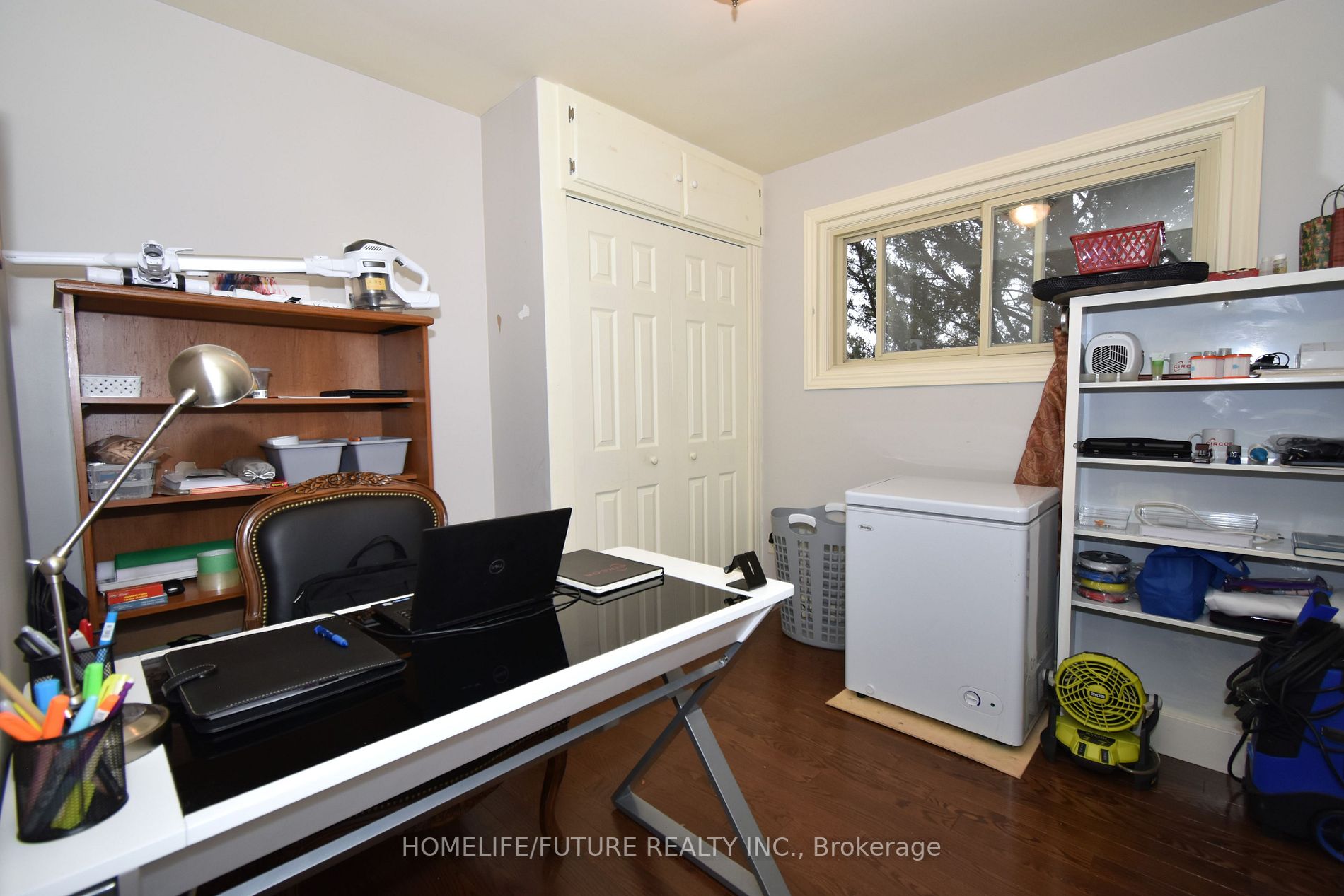 111 Wallis Dr