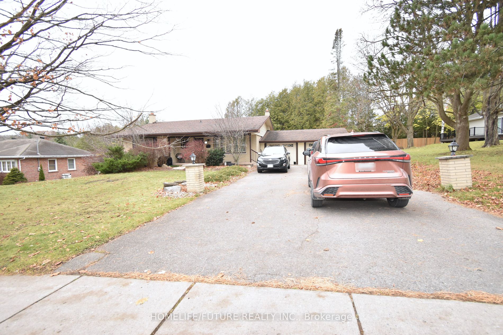 111 Wallis Dr