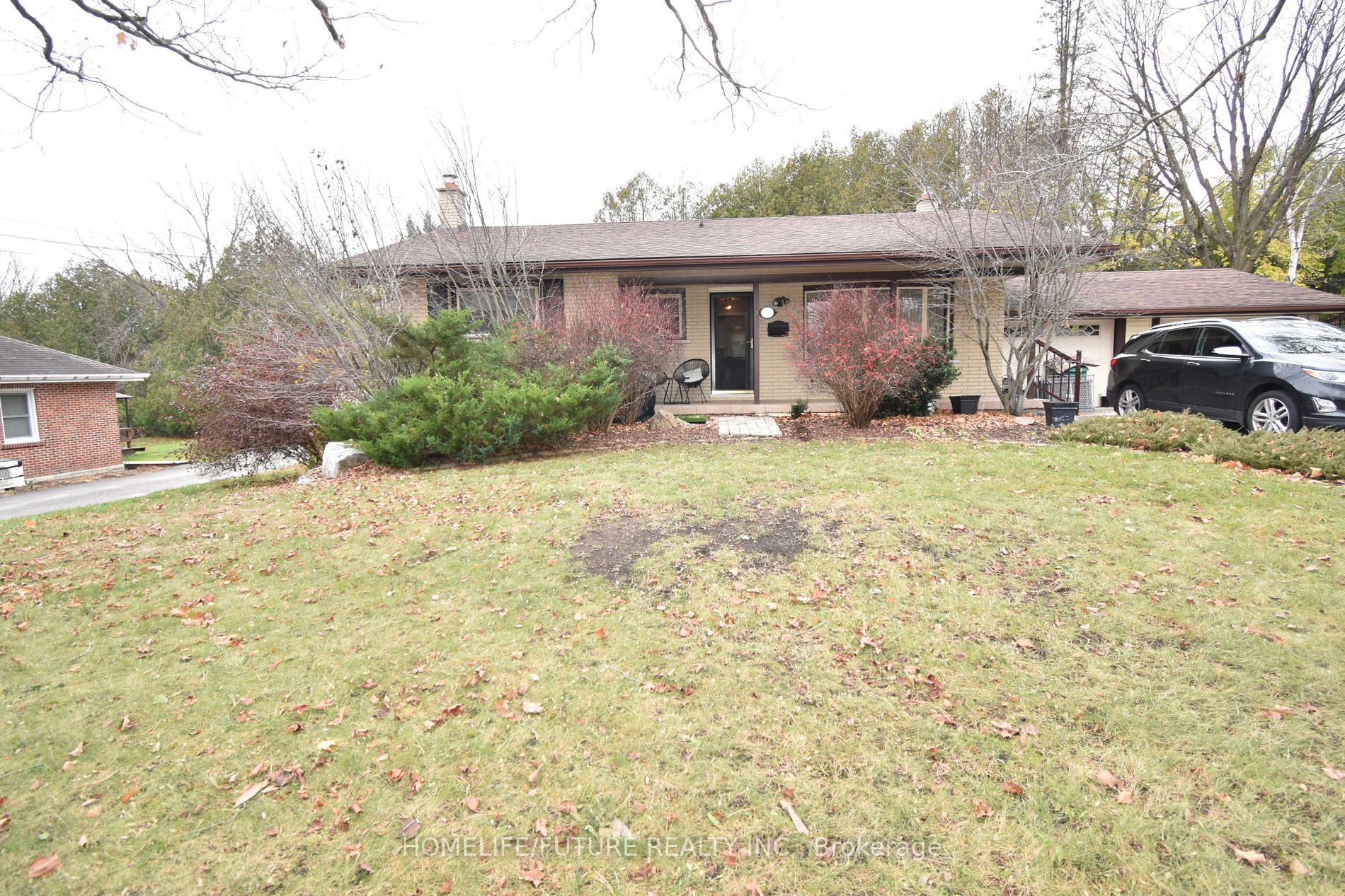 111 Wallis Dr