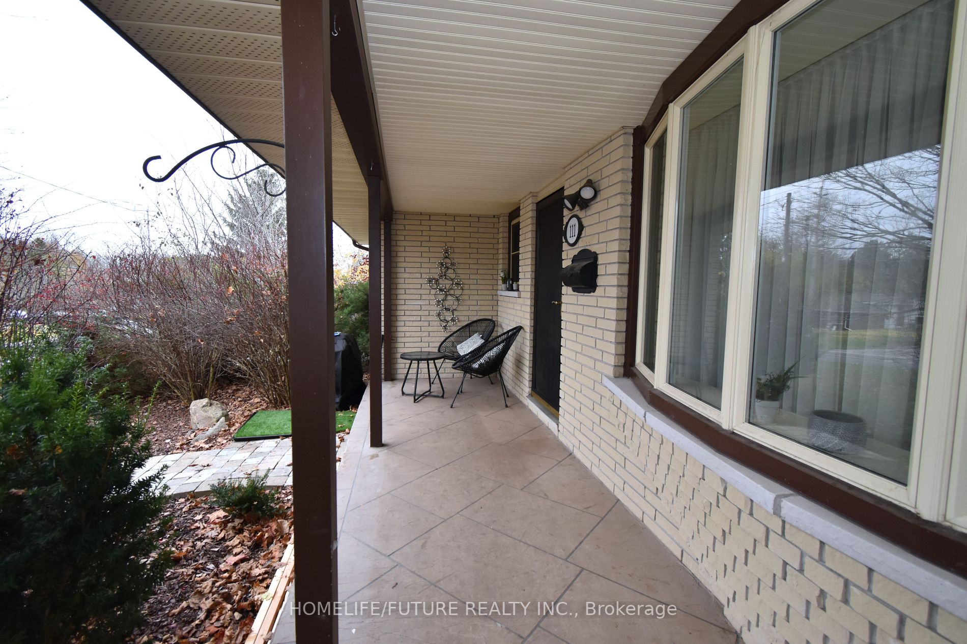 111 Wallis Dr