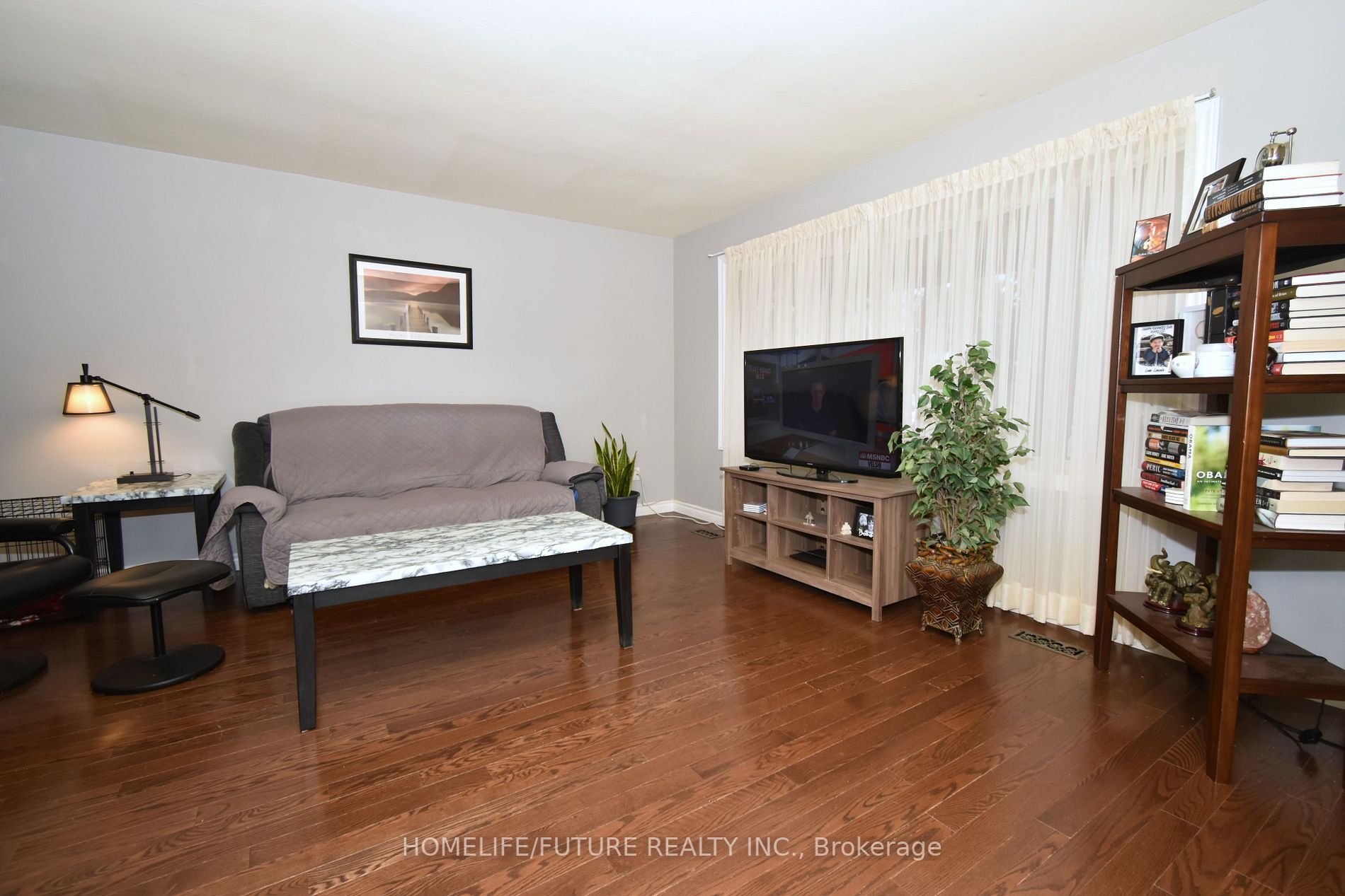 111 Wallis Dr