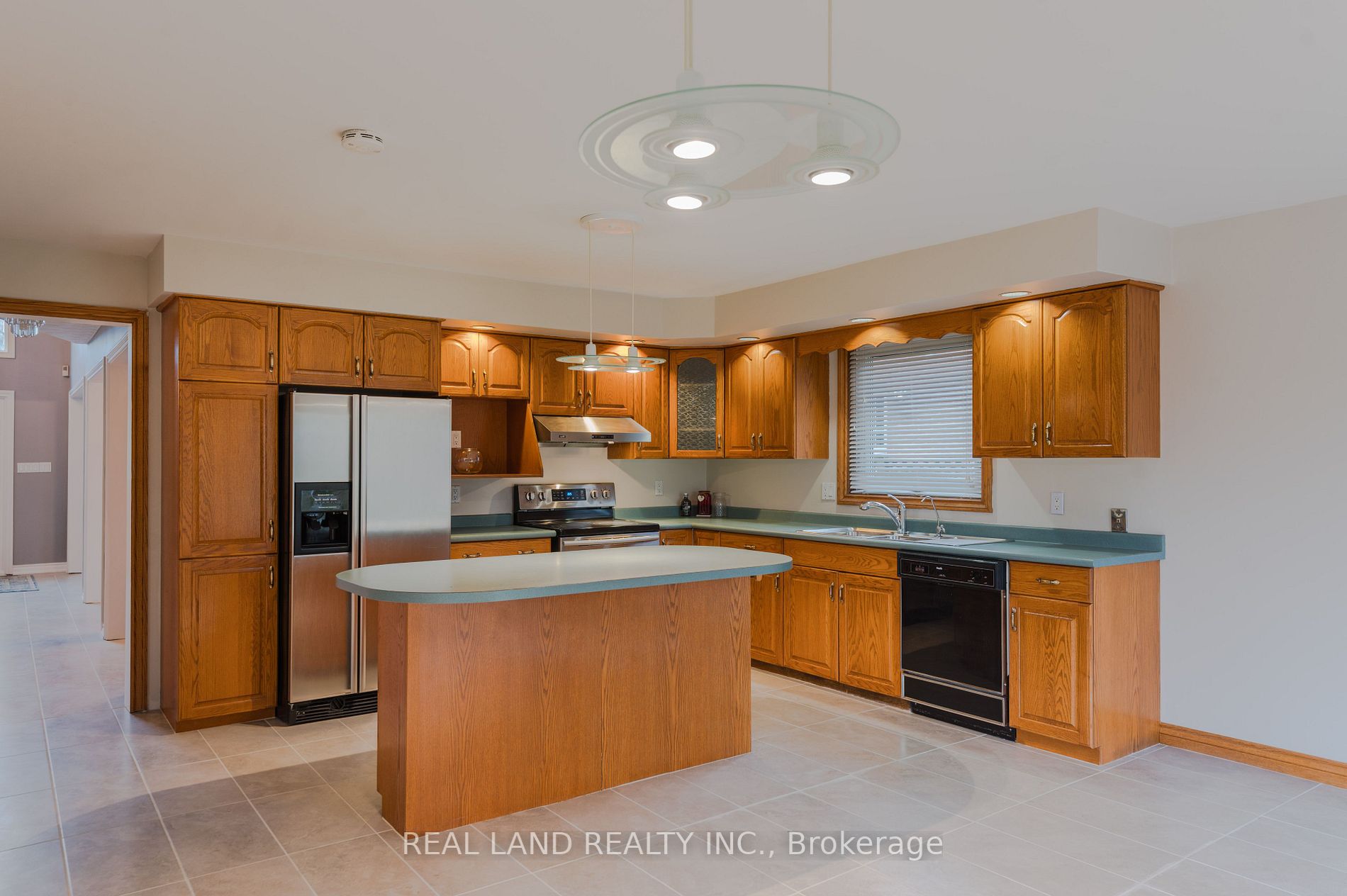 8042 Oakridge Drive