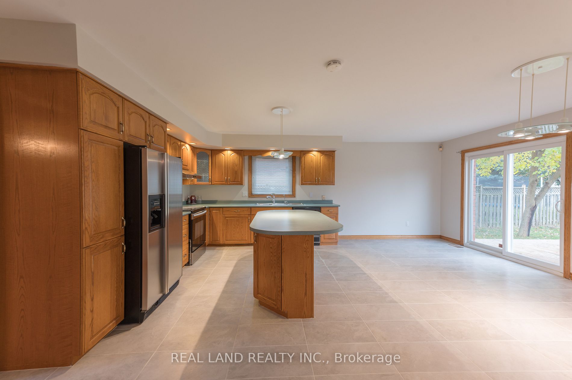 8042 Oakridge Drive