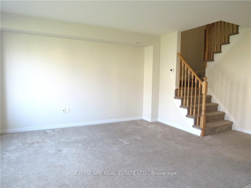 7771 White Pine Cres
