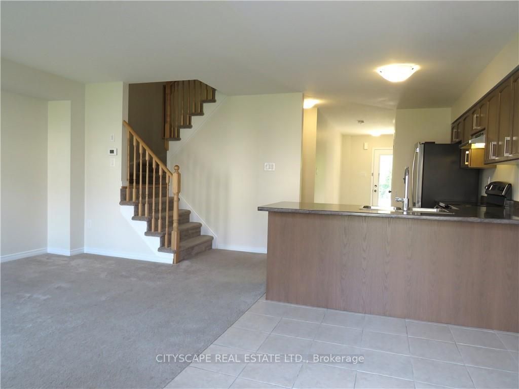 7771 White Pine Cres