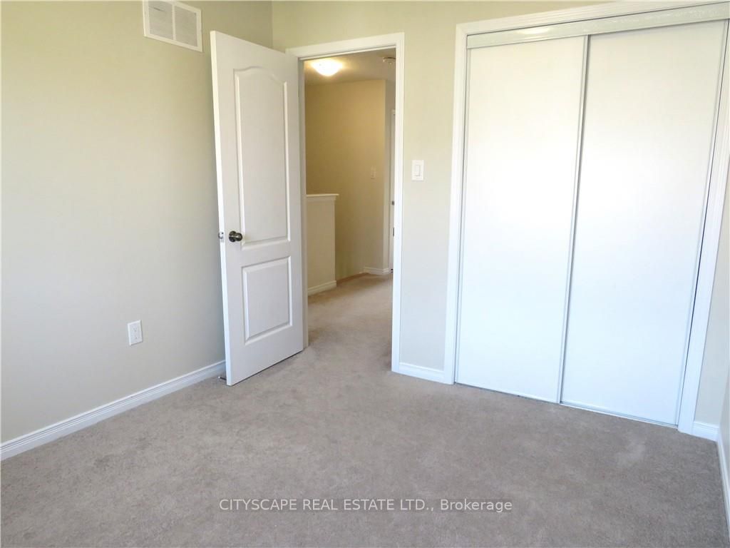 7771 White Pine Cres