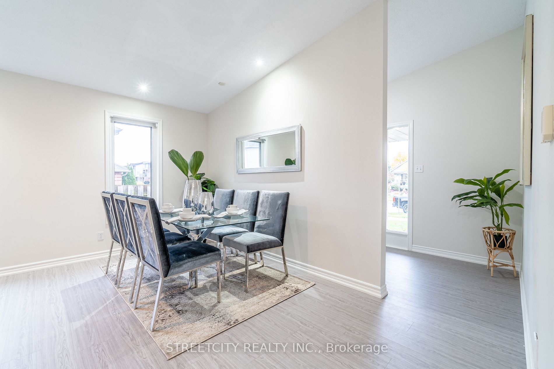 1405 Reardon Blvd