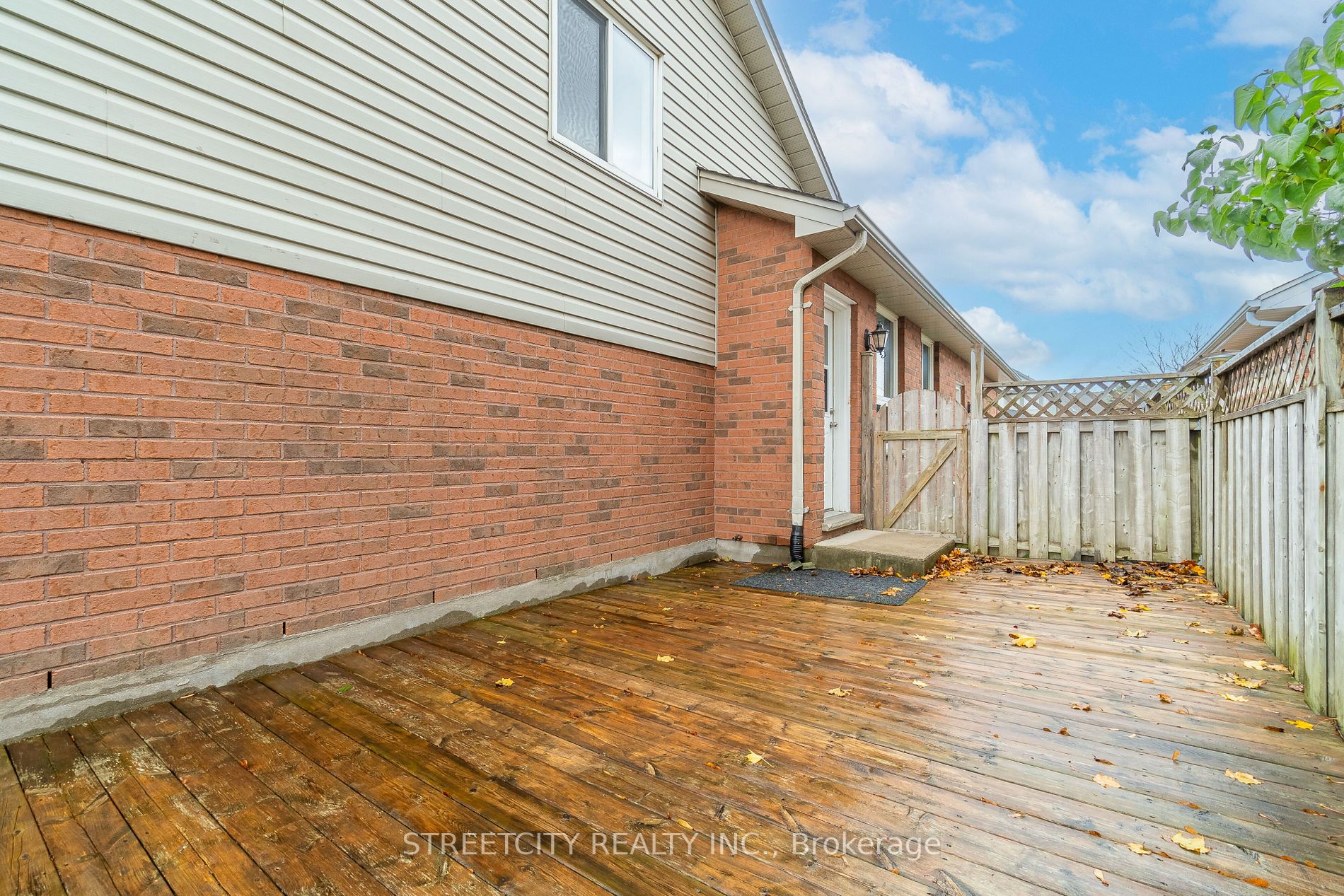 1405 Reardon Blvd