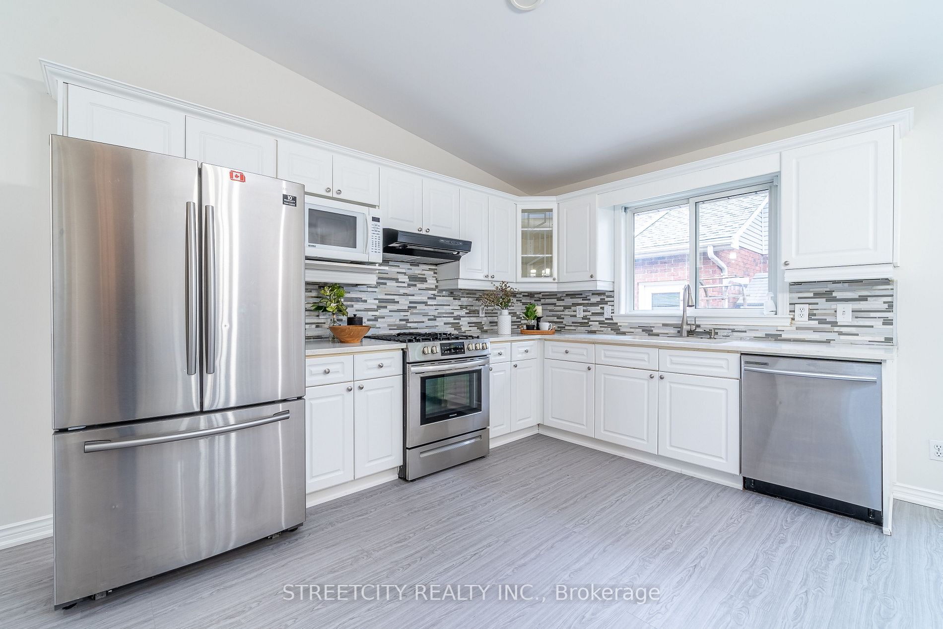 1405 Reardon Blvd