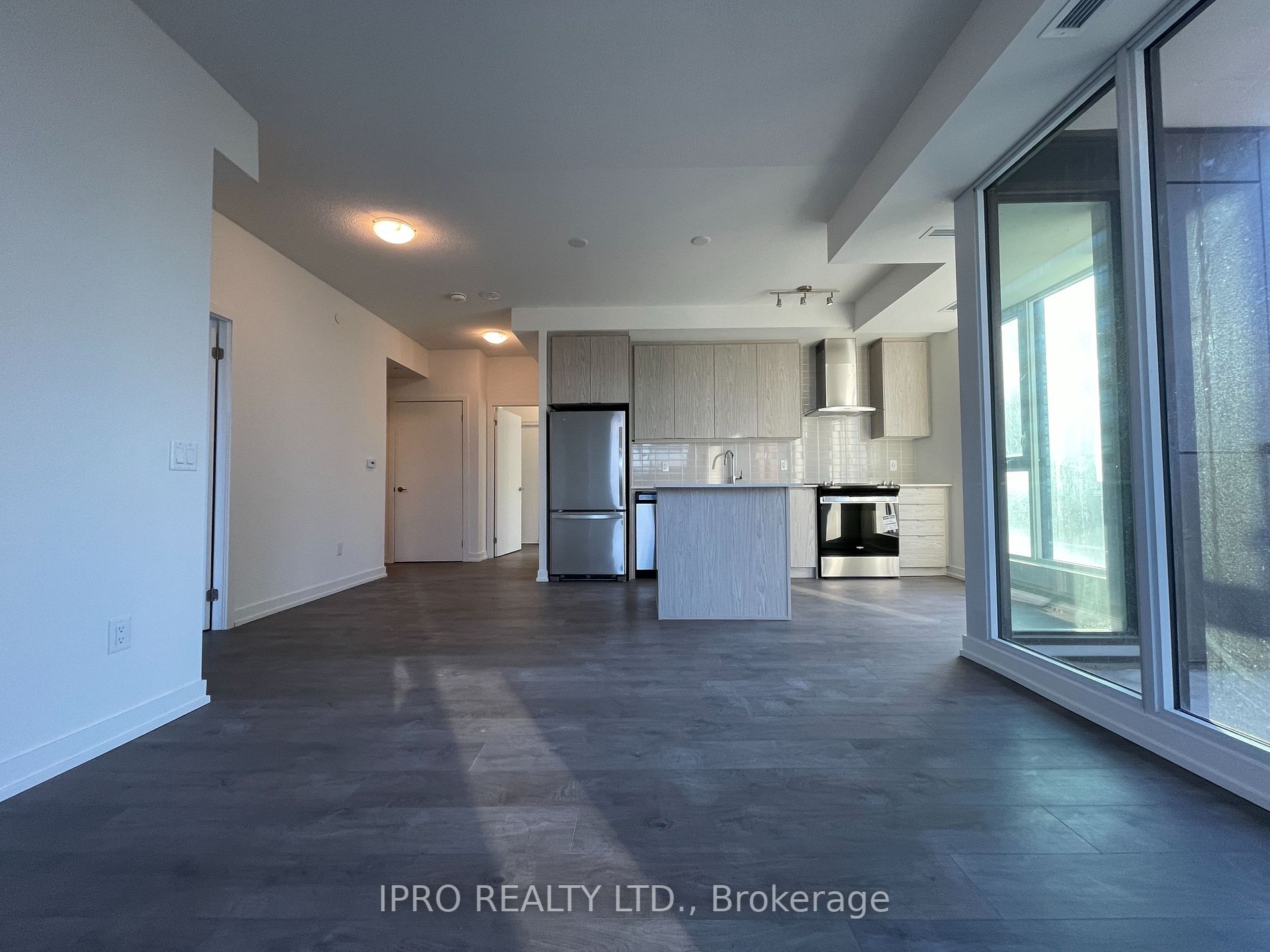 55 Duke St W, #602