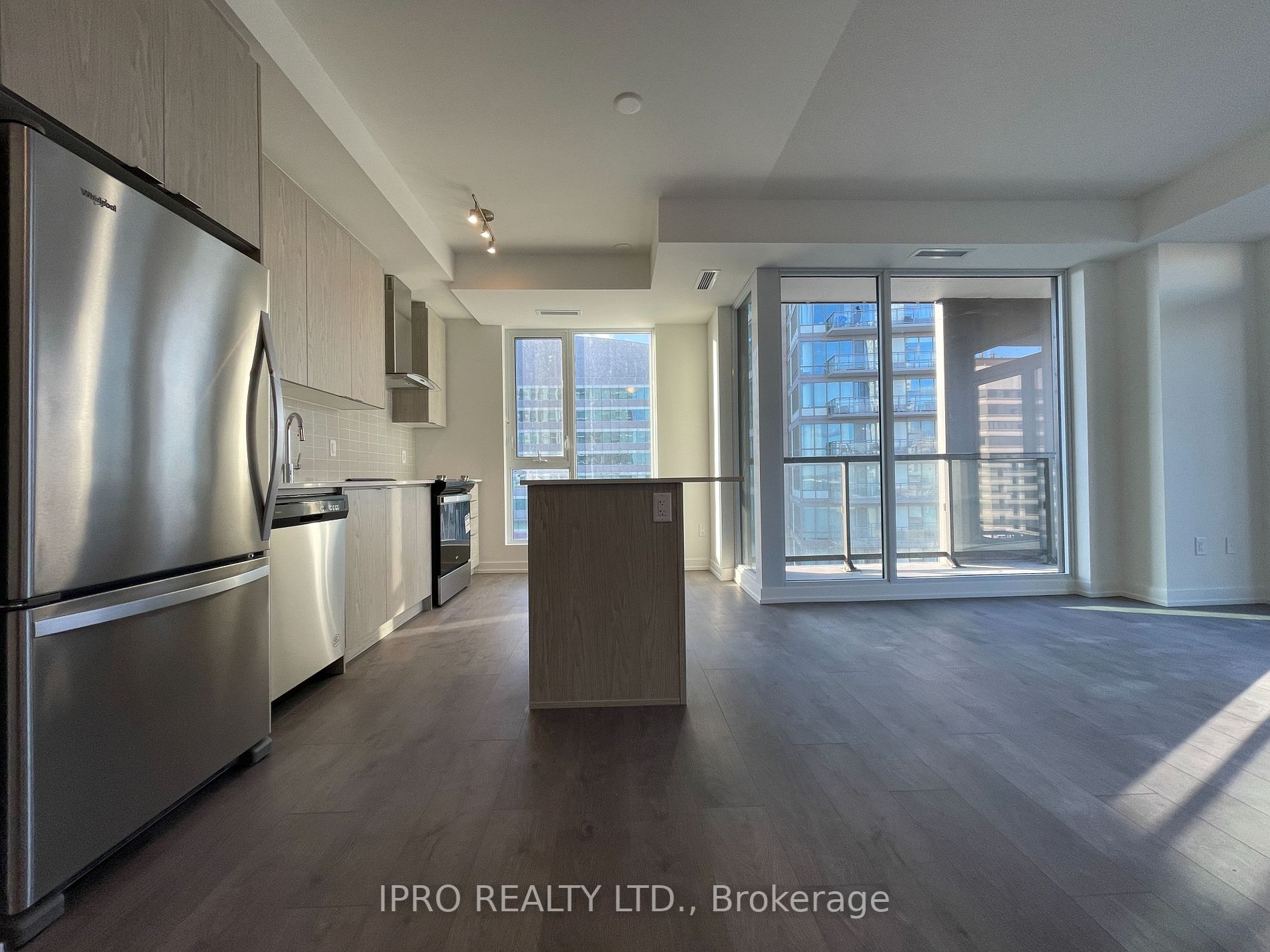 55 Duke St W, #602