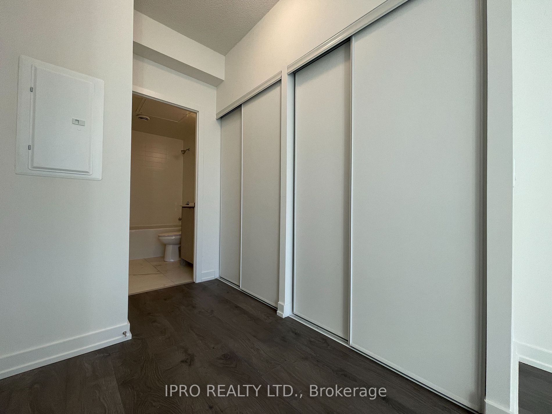 55 Duke St W, #602