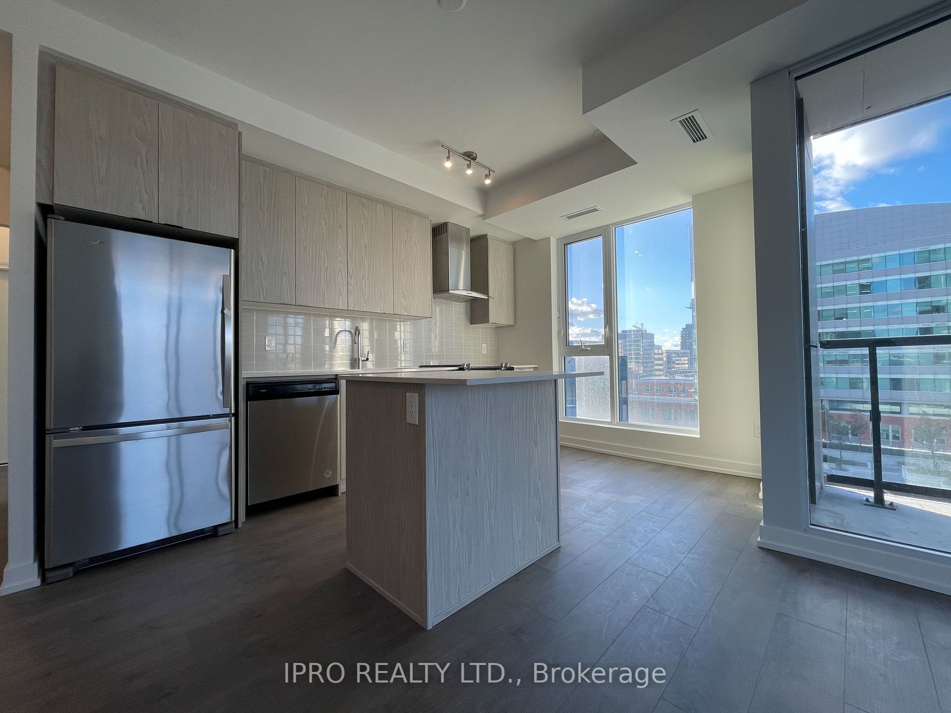 55 Duke St W, #602