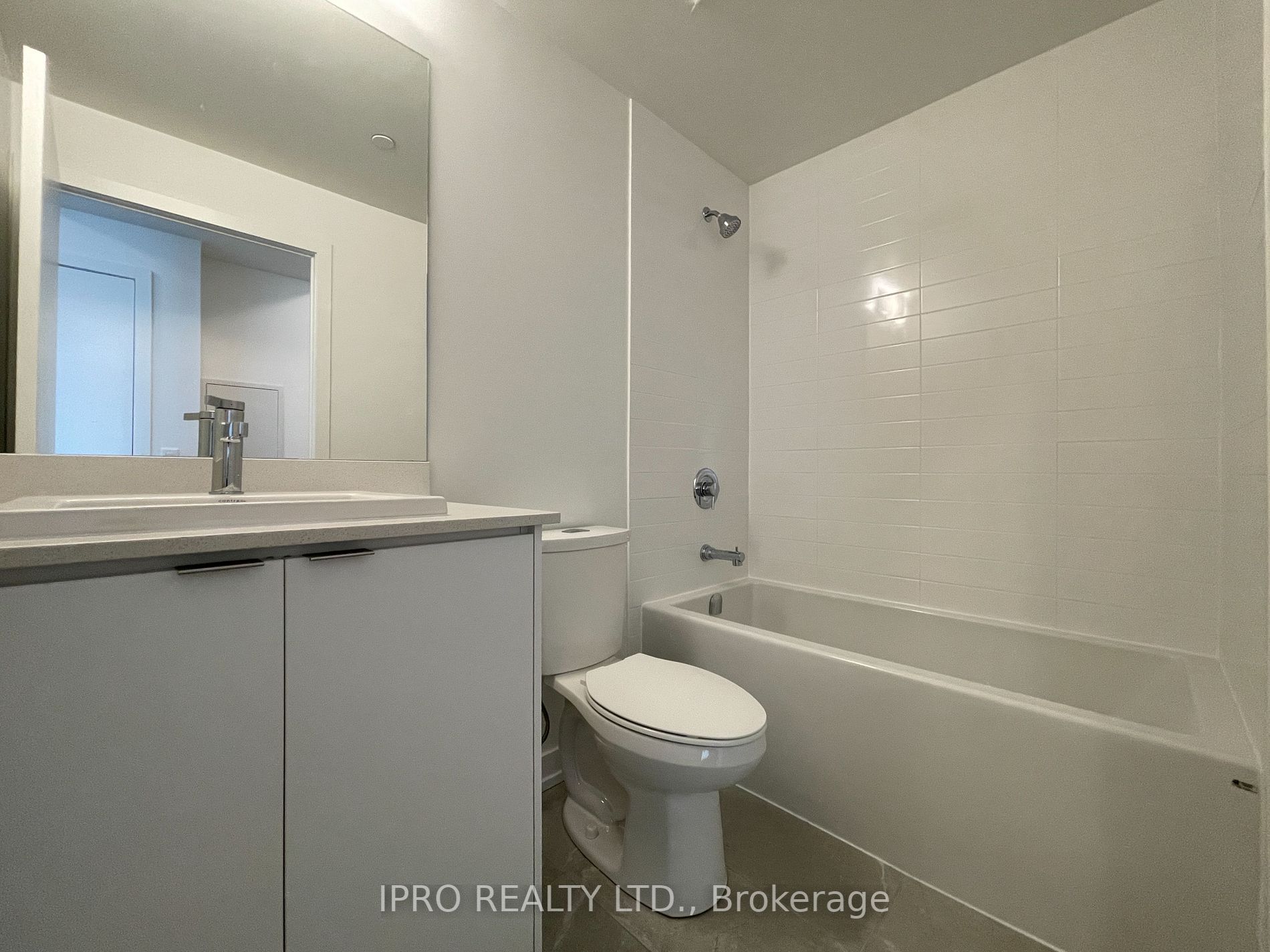55 Duke St W, #602