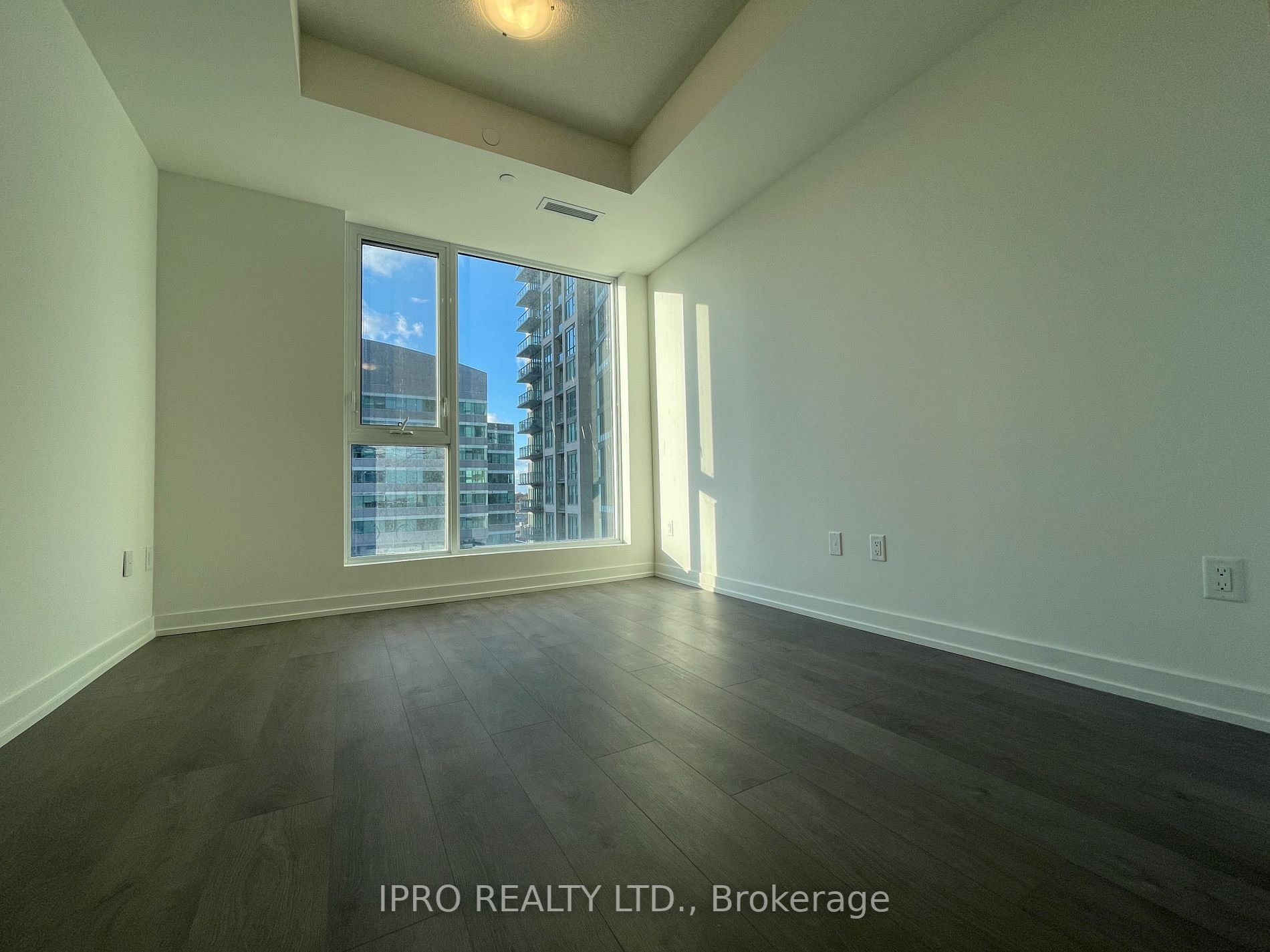 55 Duke St W, #602