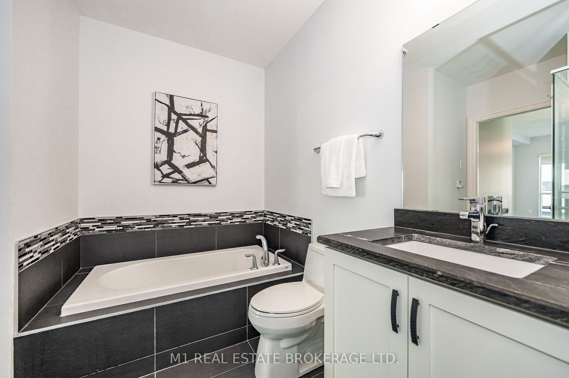 160 Macdonell St, #1803