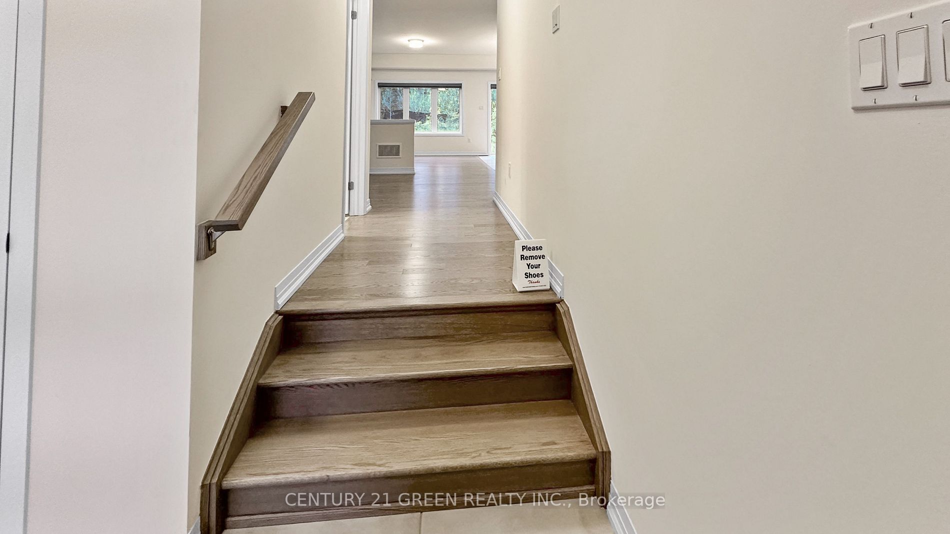 75 Macklin St