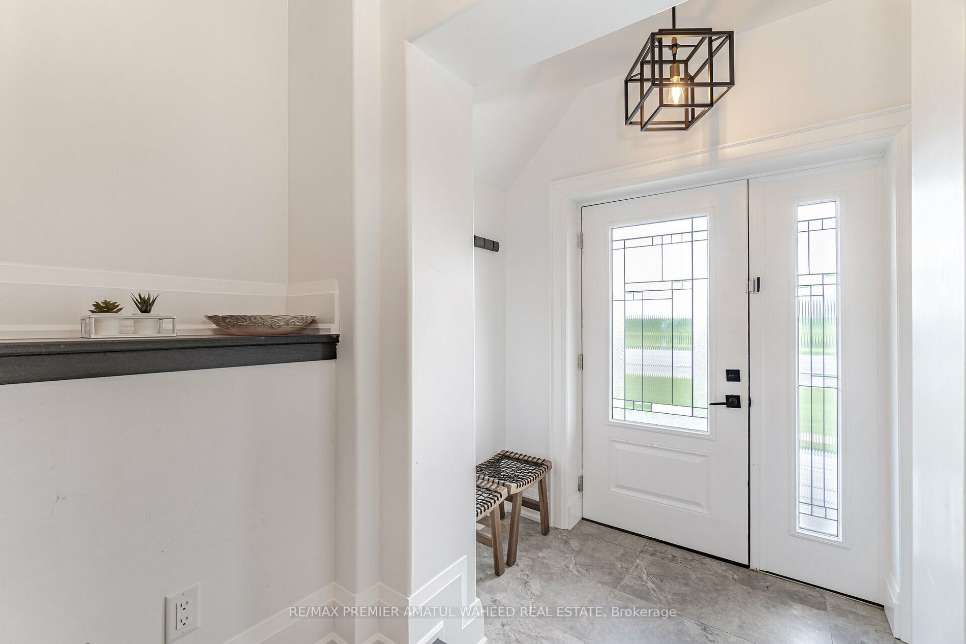 63011 Dufferin Rd 3