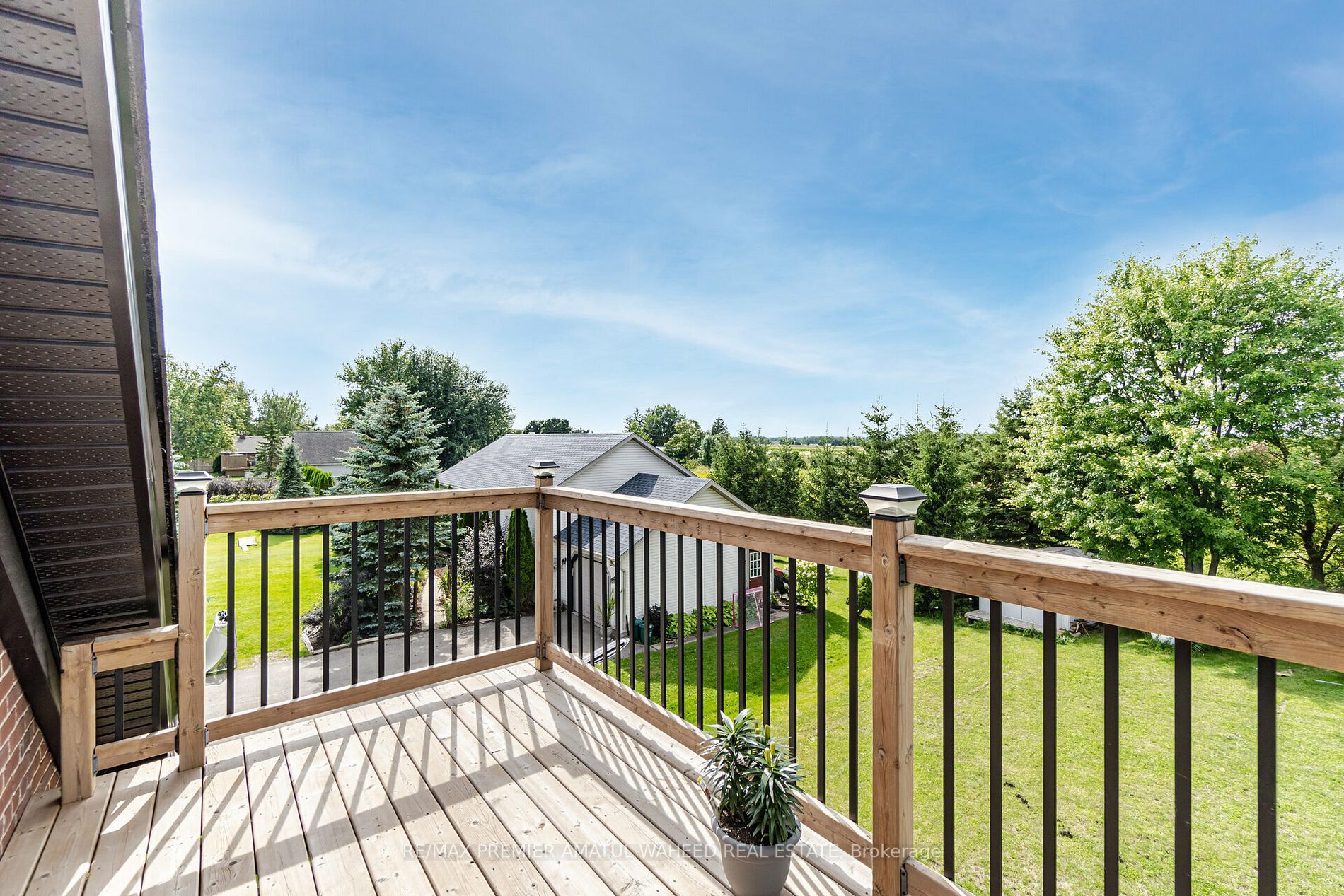 63011 Dufferin Rd 3