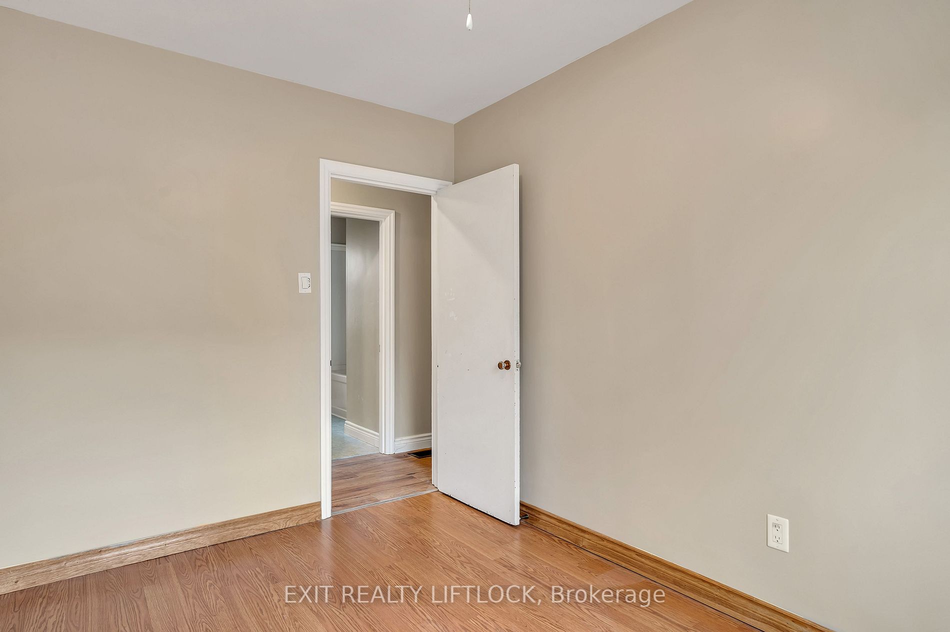 831 Barnardo Ave