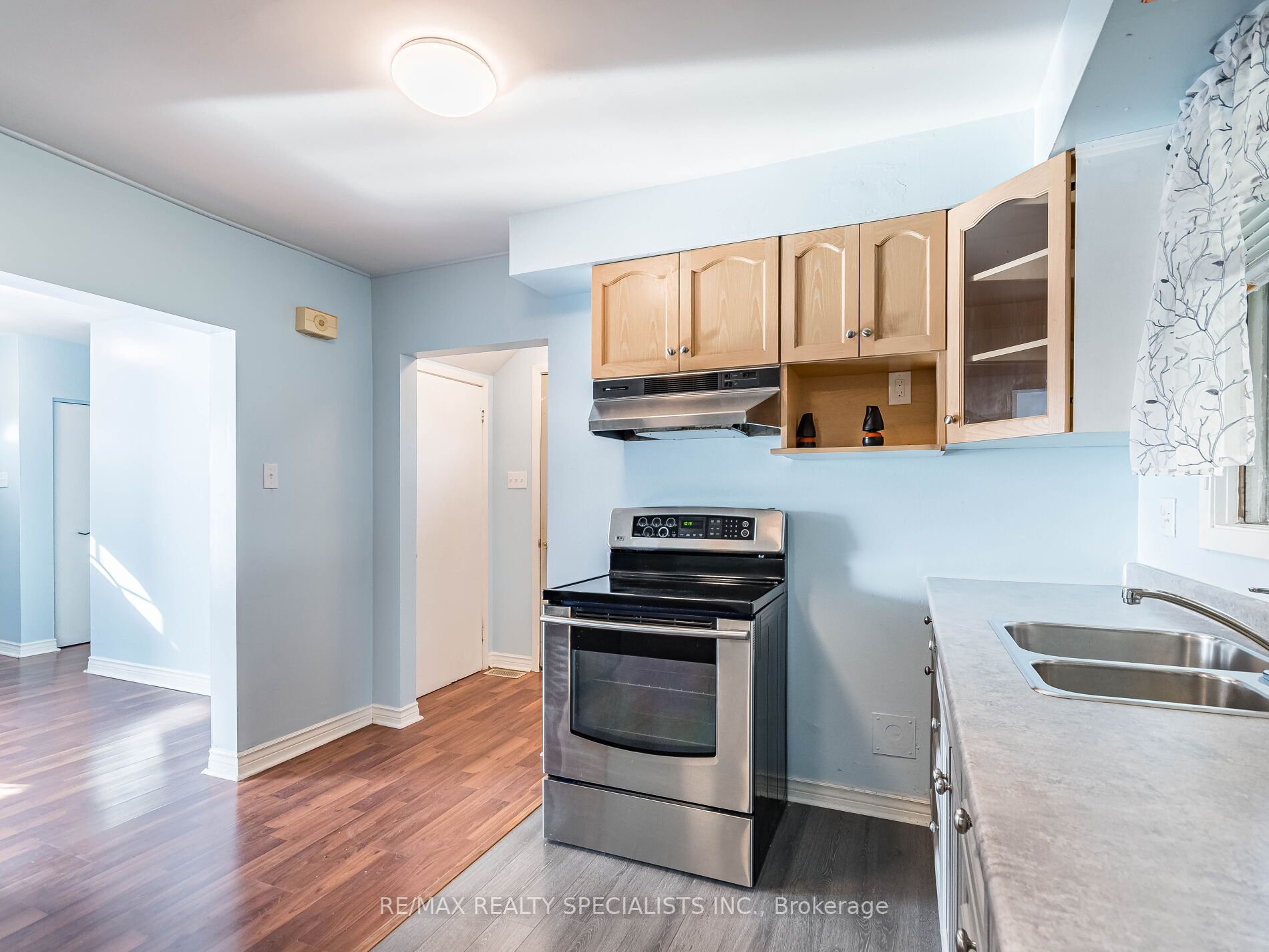 258 Admiral Dr