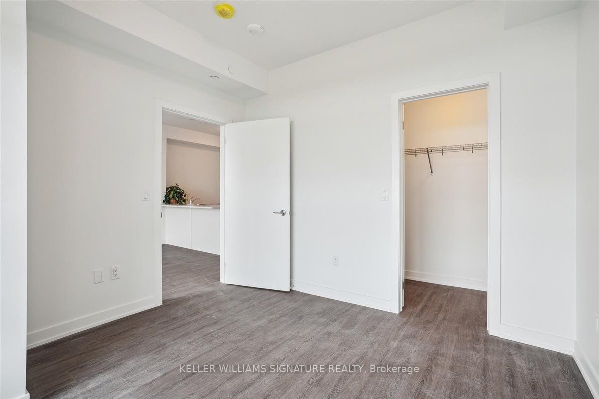 600 North Service Rd, #420