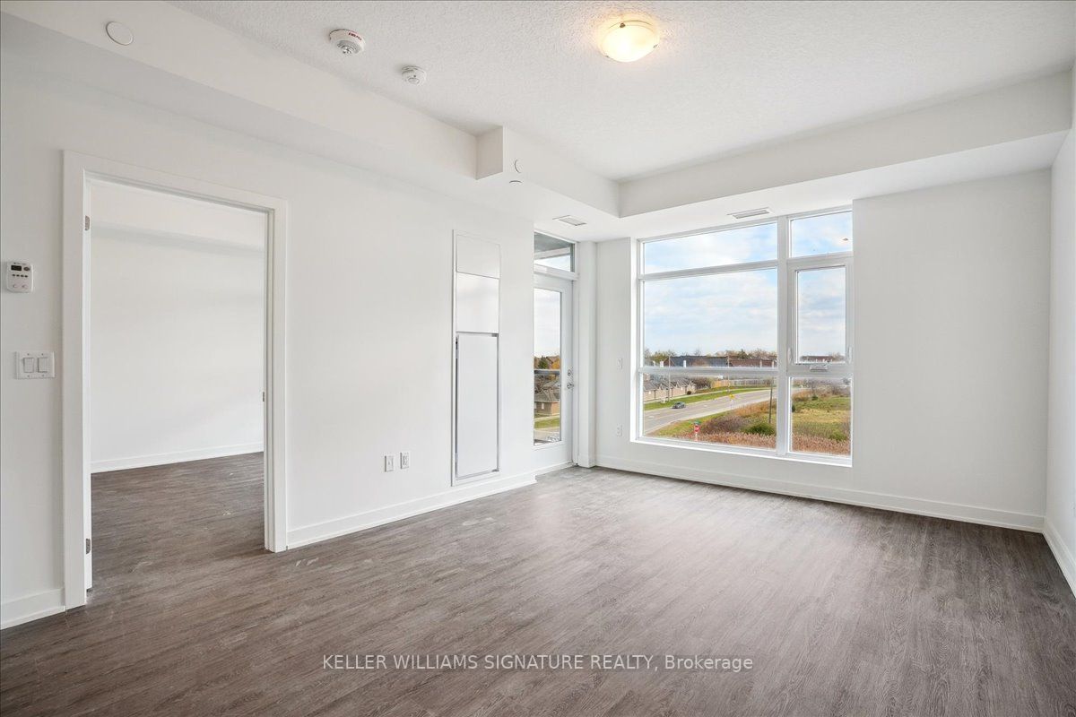 600 North Service Rd, #420