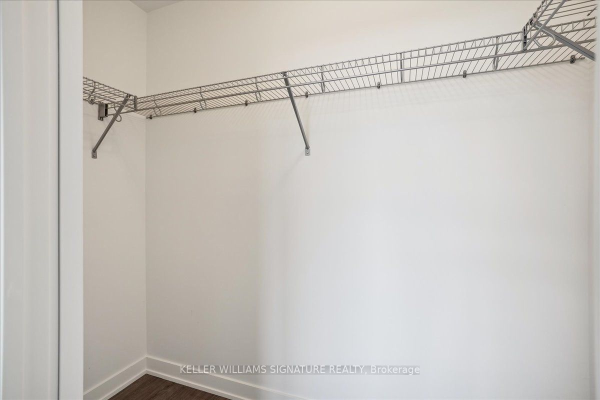600 North Service Rd, #420