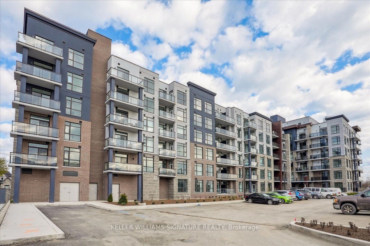 600 North Service Rd, #420