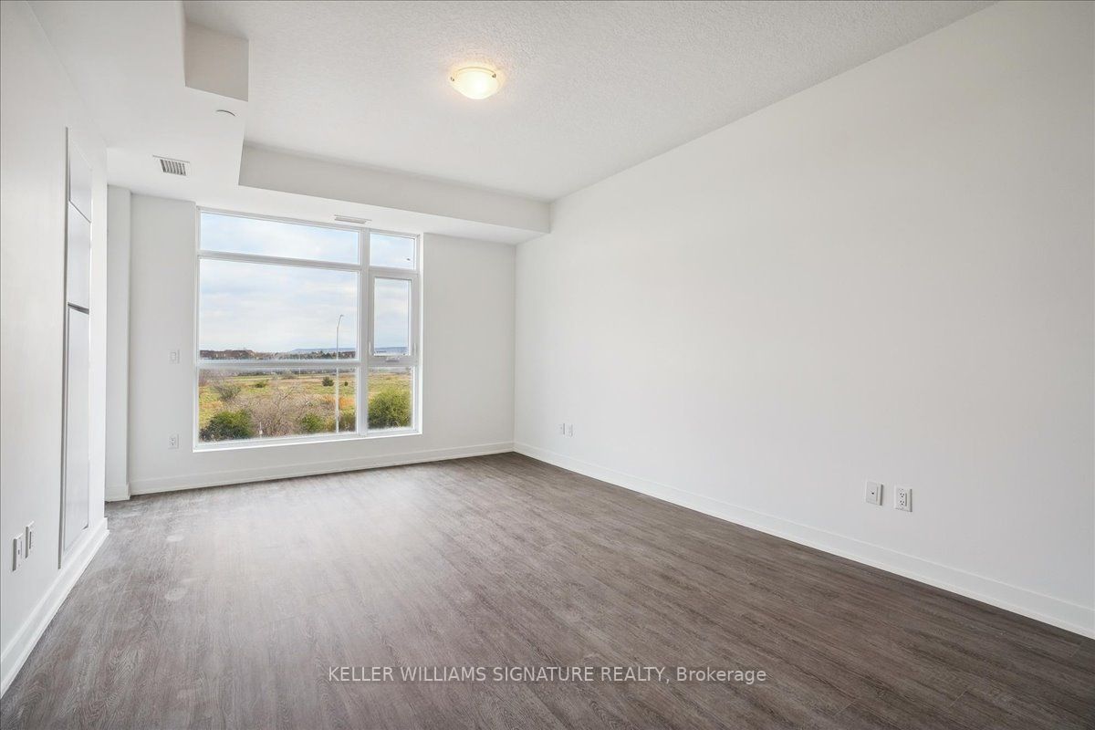 600 North Service Rd, #420