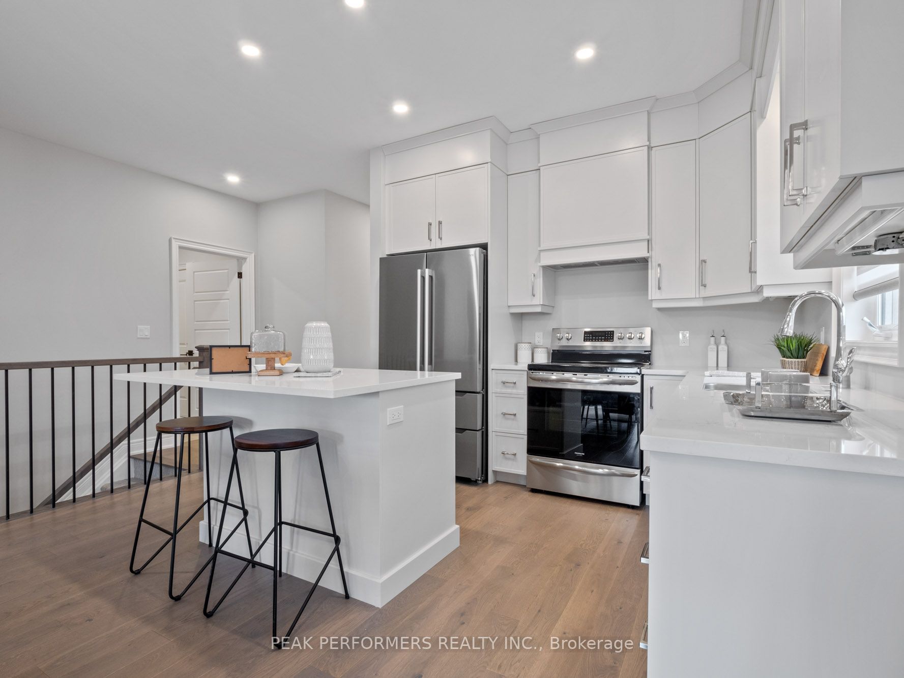 32 Austin Dr
